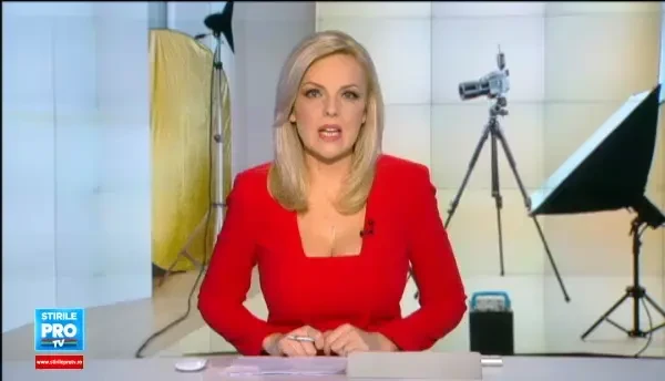 O fotografie cu cei dragi, realizata intr-un studio profesionist, cu decor de iarna. Pretul unui astfel de cadou de Craciun