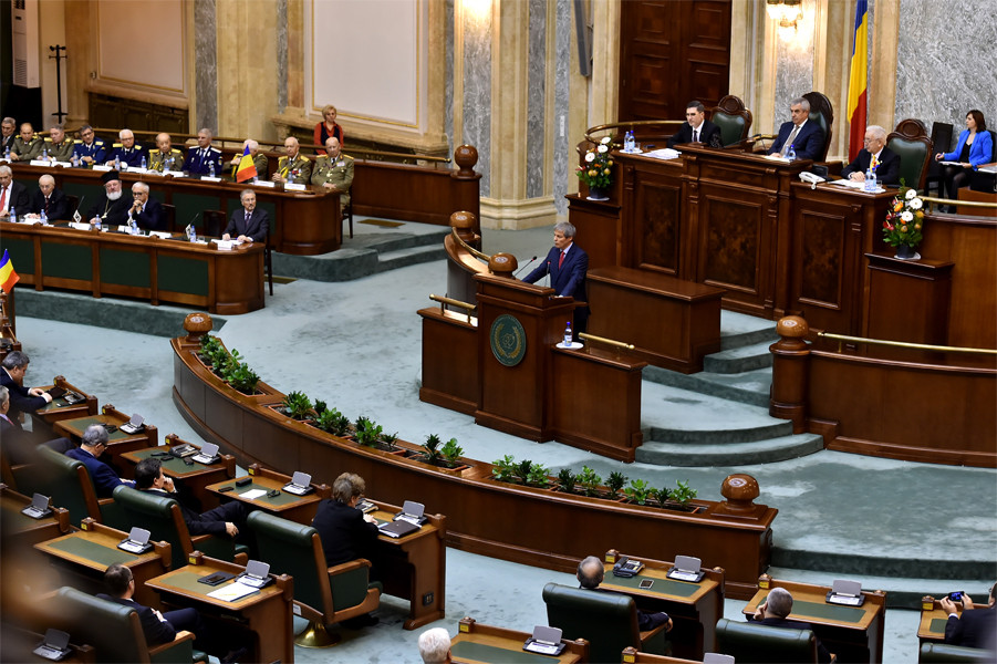 Legea bugetului pe 2016 a fost adoptata in Parlament pe articole. Cate amendamente au fost admise