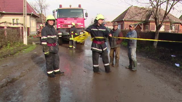 Ancheta in Mures dupa explozia care a dus la inchiderea unei strazi. Un copil si tatal sau sunt internati cu arsuri