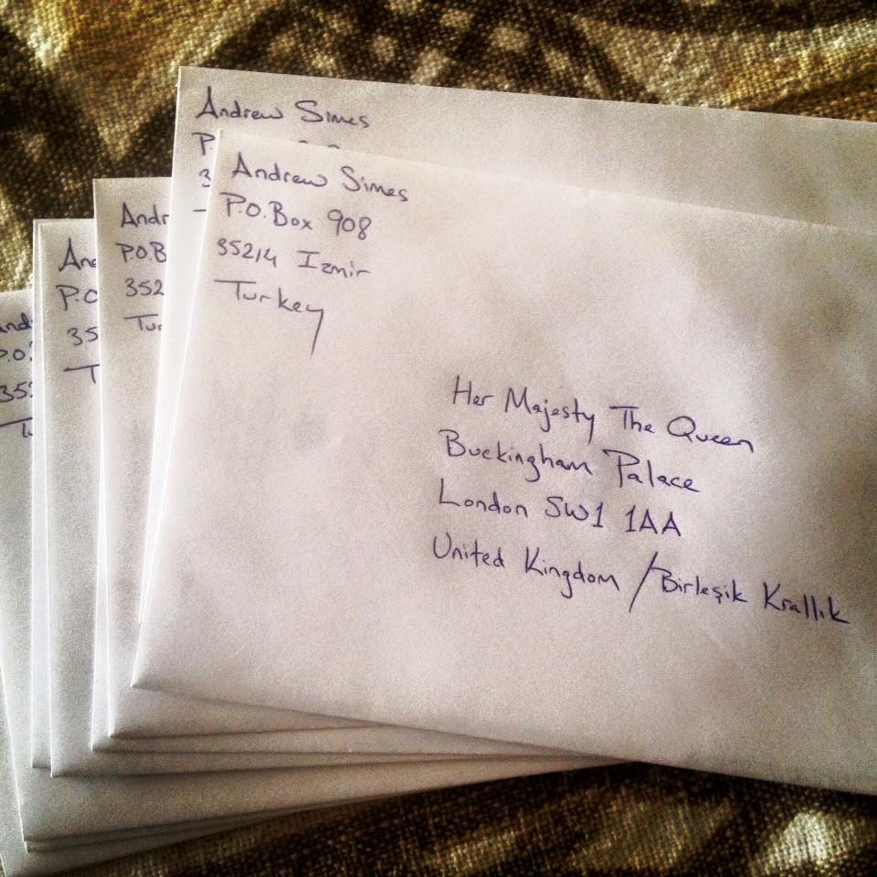 I-a trimis Reginei Elisabeta o felicitare de Craciun in fiecare an, din 1952. Raspunsul primit 60 de ani mai tarziu