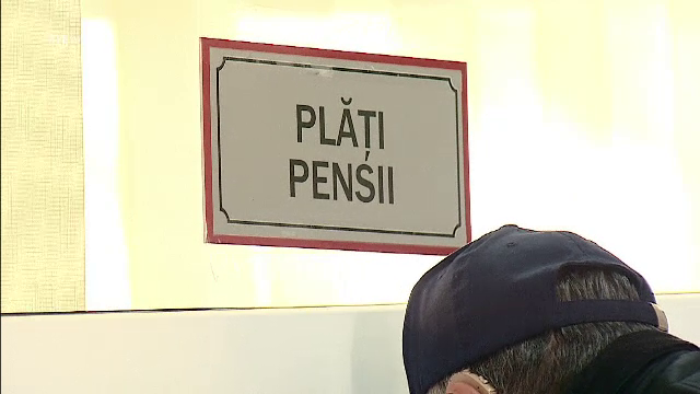 Pensionarii isi vor primi banii mai devreme in luna decembrie. Pana cand vor fi achitate toate pensiile