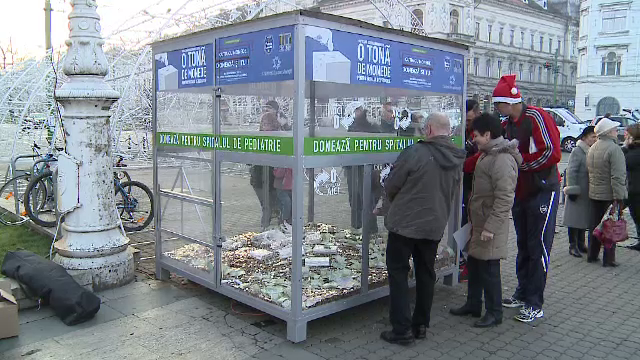 Pusculita uriasa din centrul orasului Arad a fost "sparta". Cati bani s-au strans pentru un mobilier nou la Spitalul de Copii