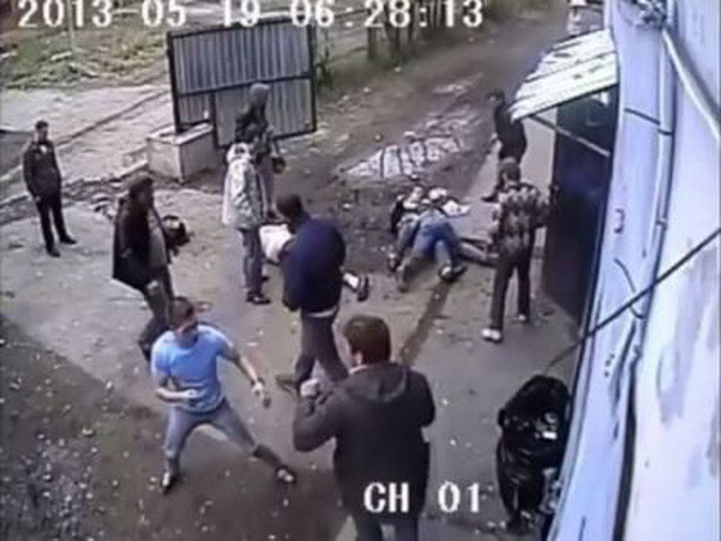 12 batausi si-au dat pumni pana au lesinat: Au fost mai multe KO-uri decat intr-o gala de MMA! VIDEO