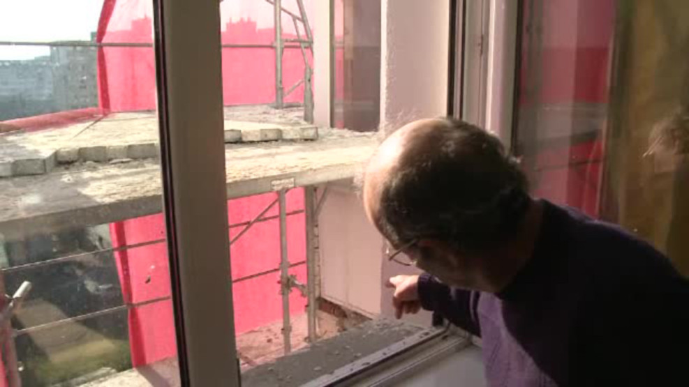 Reabilitare romaneasca pe bani europeni: un bloc din Capitala nu mai are caldura si nici geamuri. De cand dureaza lucrarile