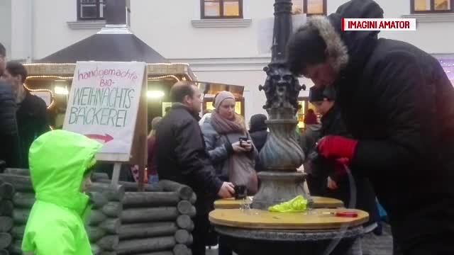 Talentul special al unui roman l-a facut vedeta targului de Craciun de la Viena. Operele sale pot costa si sute de euro