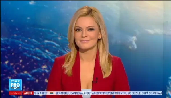 Radu Beligan a implinit 97 de ani si a fost aplaudat la scena deschisa. Nu-l mai tin picioarele, dar mintea e sclipitoare