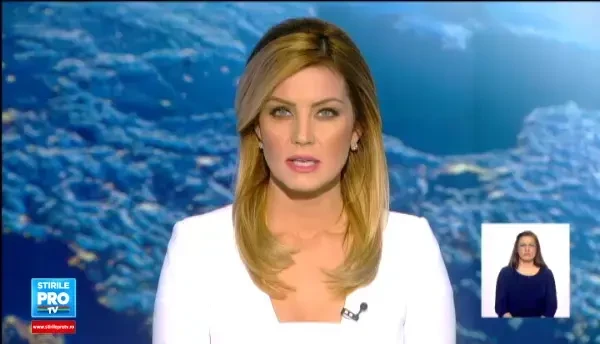 Ciobanii protesteaza in curtea Parlamentului impotriva legii 3, 2,1 dulai. Chemati-i pe cainii care au votat legea