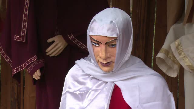 Statuia Fecioarei Maria care i-a speriat pe ploiesteni. "Oribila, oribila, asta e bataie de joc". FOTO