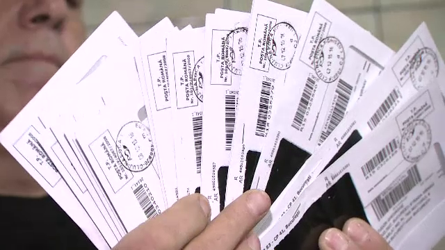 Chinurile prin care trece un roman, dupa ce si-a vandut masina in urma cu 2 ani. Ce plicuri a primit in ultimele 4 luni