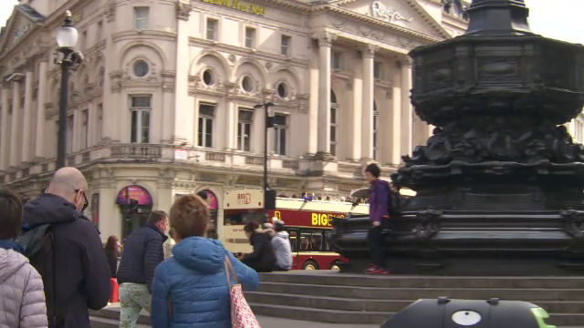 Ghid StirileProTV pentru vacanta de Revelion. Cum puteti petrece Anul Nou la Londra sau Paris cu doar 300 de euro