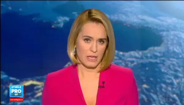 Iohannis, discurs in Parlament: Cea mai tragica lectie in 2015 se numeste Colectiv. Ce banner a fost afisat la un balcon