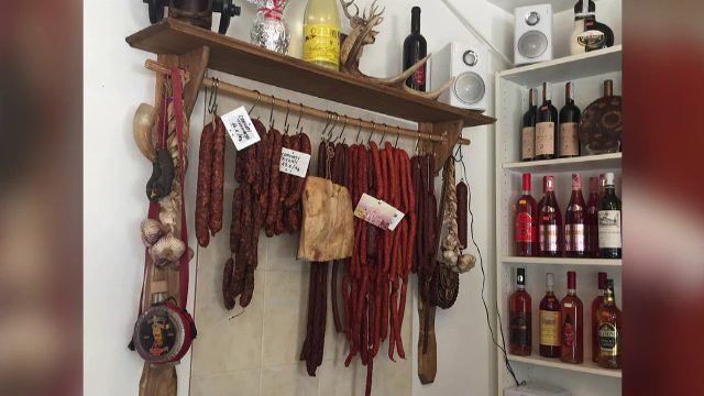 "Transhumanta" carnatilor si sarmalelor din Romania catre Europa de Vest. "Ne aducem si noi aminte de Craciunul de-acasa"