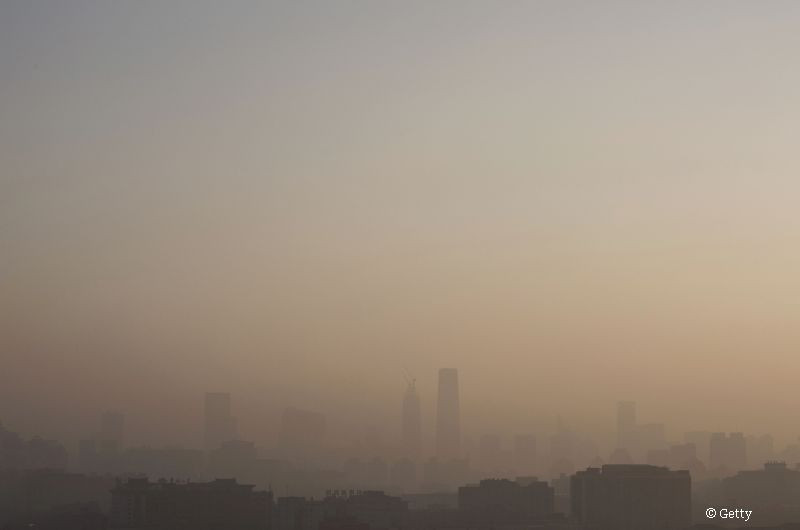 China se va confrunta cu cel mai grav val de poluare din 2015. Vizibilitatea din capitala va fi de mai putin de un kilometru
