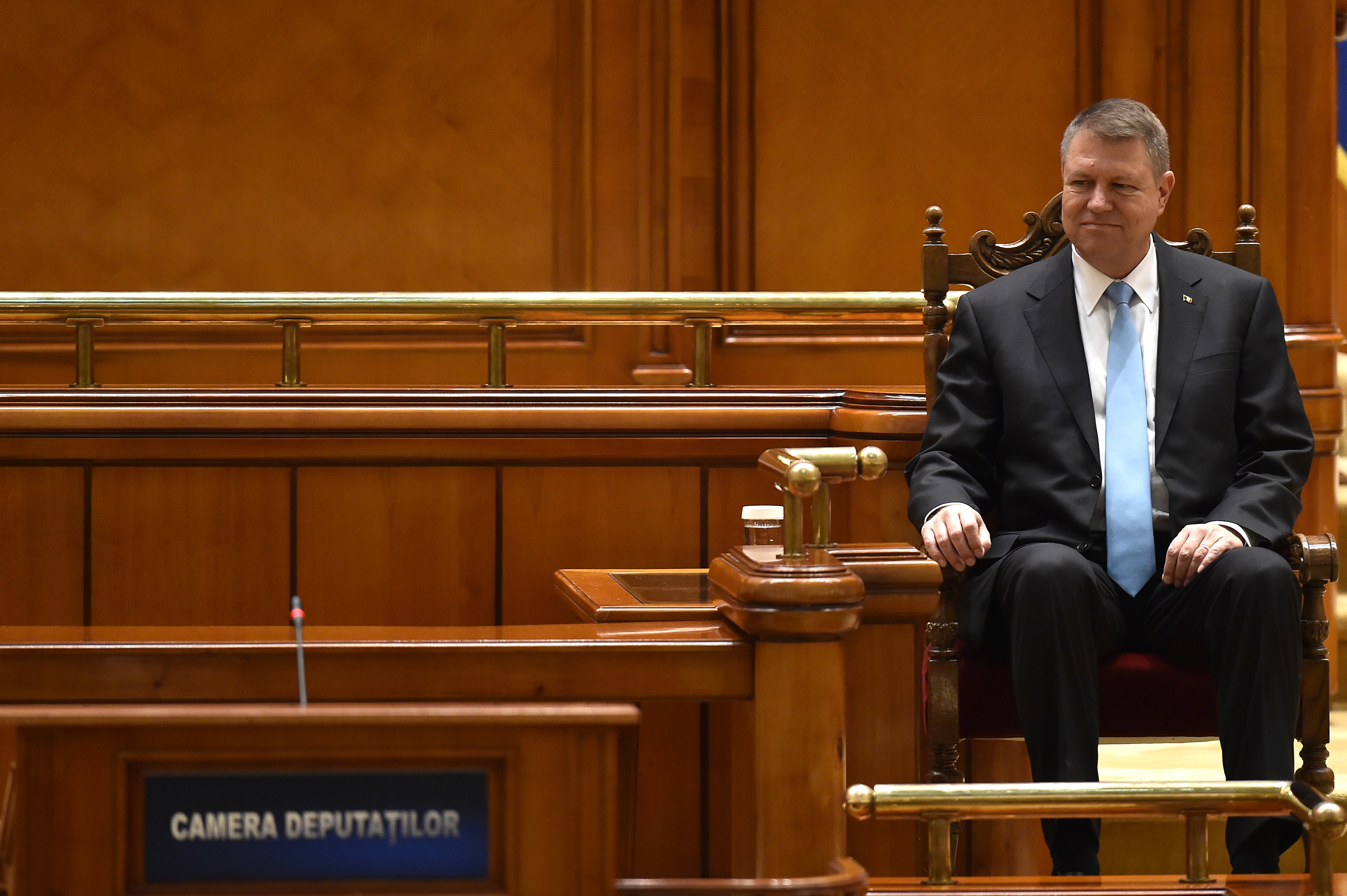 Presedintele Klaus Iohannis cere Parlamentului sa reexamineze legea ce interzice publicitatea la medicamente pe radio si TV