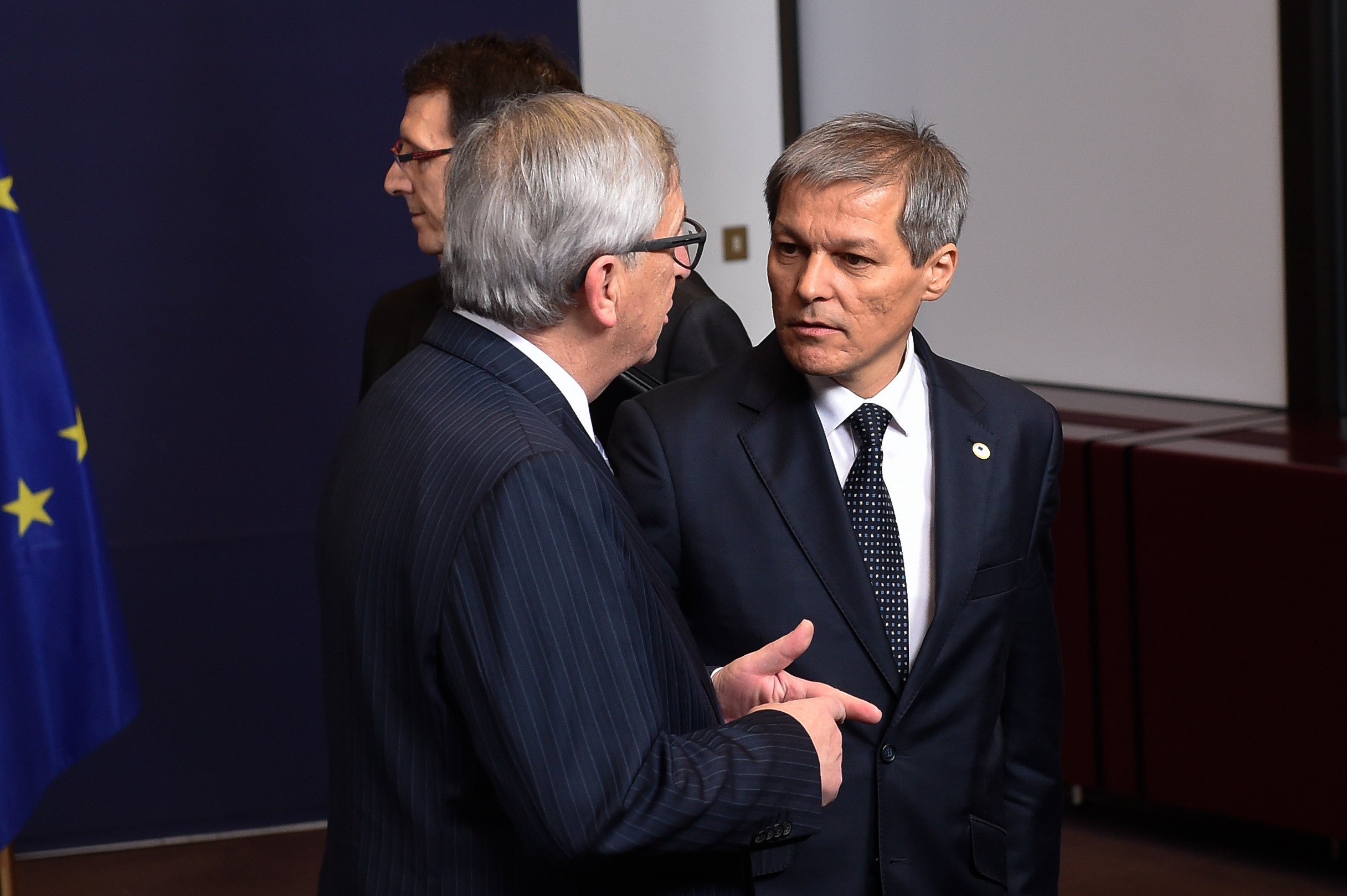 Ciolos: Romania NU accepta amenintari. Reactia sa dupa ce Austria a cerut pedepsirea tarilor care nu vor sa accepte refugiati