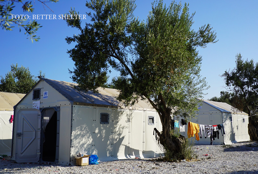 Casutele pentru refugiati produse de IKEA si ONU, declarate periculoase de autoritatile elvetiene. "Pot lua foc usor"