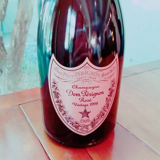 TOP 10 cele mai scumpe sticle de Champagne din lume: FOTO