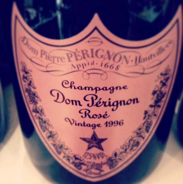 TOP 10 cele mai scumpe sticle de Champagne din lume: FOTO