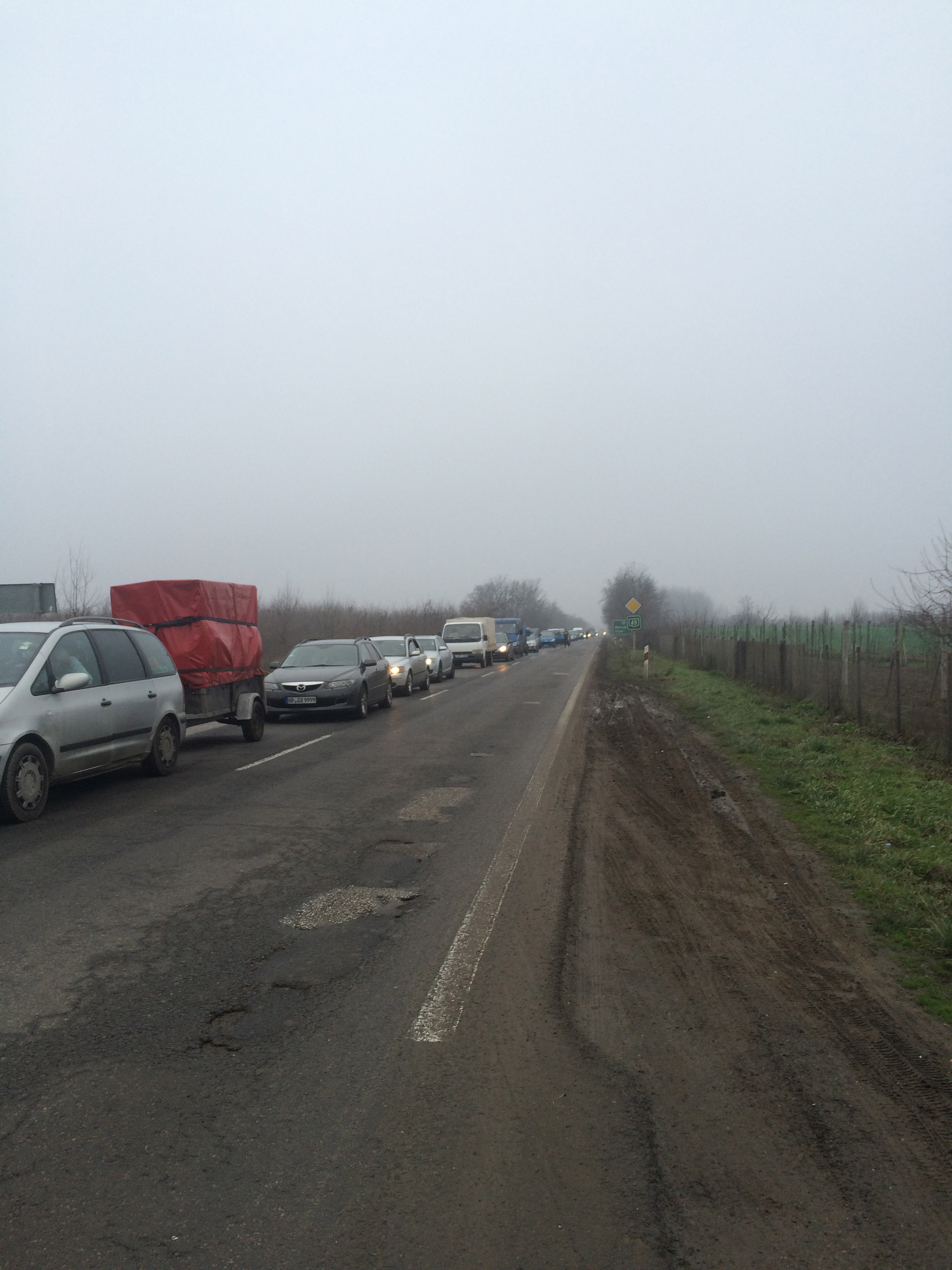 Solutia online gasita de guvern pentru a evita aglomeratia la intrarea in tara. Unde aflati cat se sta in fiecare vama