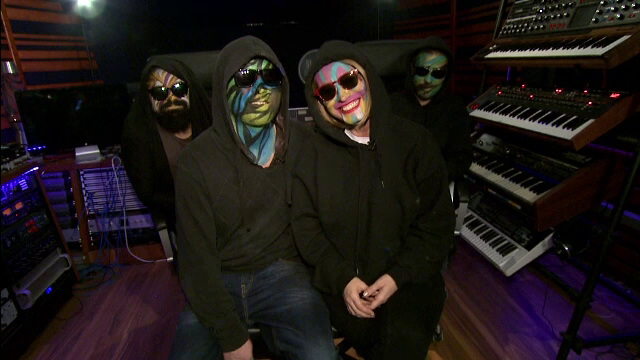 Povestea din spatele succesului "Carla's Dreams", trupa moldoveana care a cucerit Romania. De ce poarta desene pe fata