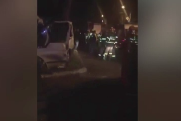 Sapte raniti dupa ce un microbuz a lovit un stalp de electricitate, in Ramnicu Sarat. Un pasager este in coma