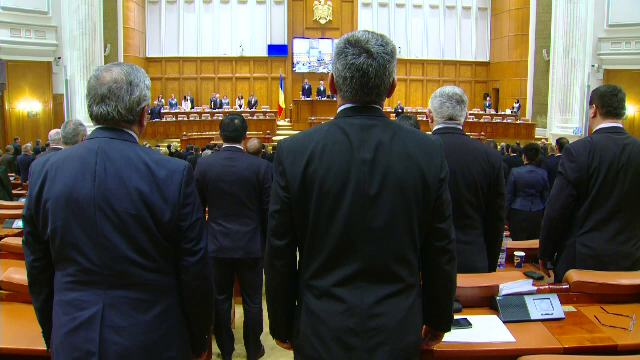 Sedinta solemna a Parlamentului pentru marcarea Revolutiei: Ne cerem scuze ca in 26 de ani am facut atat de putin