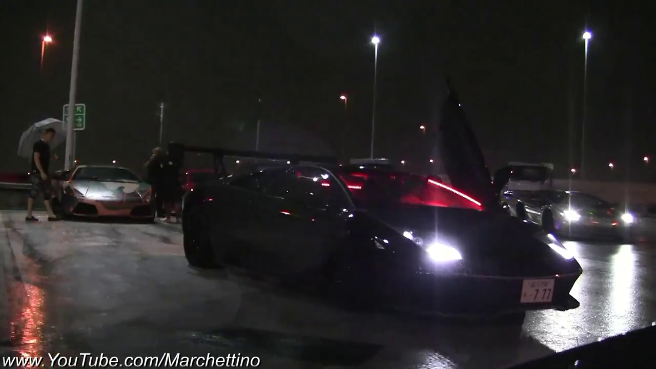 Toti au avut un SOC atunci cand a aparut! Cum si-a tunat un japonez masina de Craciun! VIDEO