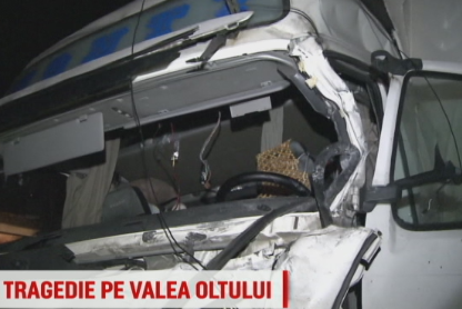 Un sofer de TIR a distrus mai multe familii inainte de Craciun. A intrat pe contrasens dupa ce a baut si a facut prapad