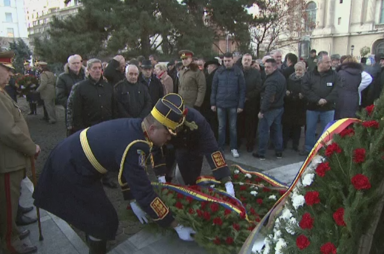 Ceremonii militare in toata tara, in memoria celor care au murit la Revolutie. "Nici acum nu suntem liberi"