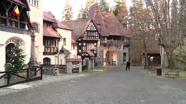 Unde va puteti caza pentru a admira Pelesul direct din pat. Destinatii de Craciun pentru cei care viseaza la peisaje de basm