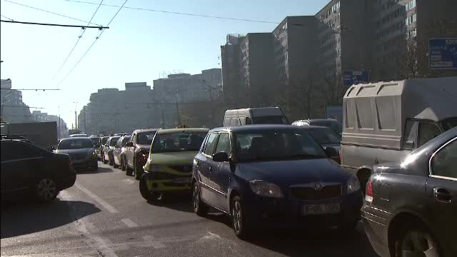 "Am plecat la 11, am ajuns la Tanar si Nelinistit". Cat timp au ajuns sa piarda bucurestenii in trafic inainte de Craciun