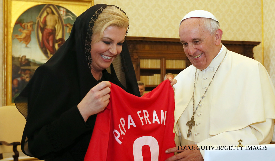 Imaginile virale cu noul presedinte al Croatiei la plaja. Cum arata sotul “Celei Careia Trebuie Sa I Se Dea Ascultare”