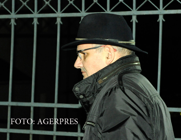 Autostrada blocată de urși, deși nimeni din zonă nu a mai văzut vreunul de 59 de ani