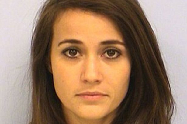 Profesoara de matematica arestata pentru ca s-a culcat cu doi elevi. Cum au aflat politistii de aventurile ei