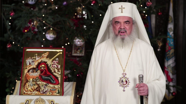 Patriarhul Daniel ne indeamna sa fim mai buni si sa daruim neconditionat de Craciun. Mesajul sefului BOR