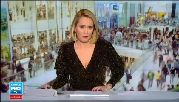 Cozi interminabile pentru ultimele cadouri de Craciun. Ce buget a pregatit un barbat pentru parfumuri si ceasuri