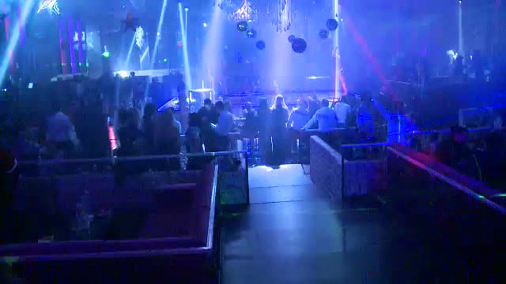 Petreceri pentru persoanele singure, de Valentine's Day. Surprizele cu care sunt asteptati cei care nu au un partener