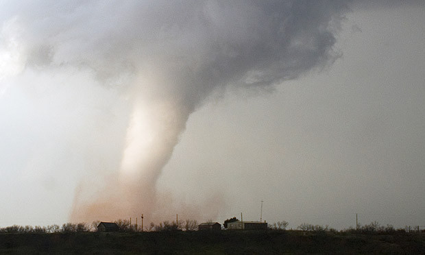 Nordul statului Texas, lovit de tornade in a doua zi de Craciun. Autoritatile au anuntat cel putin opt decese