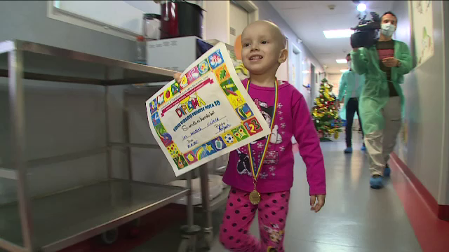 Ultimele zile pentru a-i ajuta pe copiii bolnavi de cancer sa aiba o sansa la viata: "La baie comuna nu prea este bine"