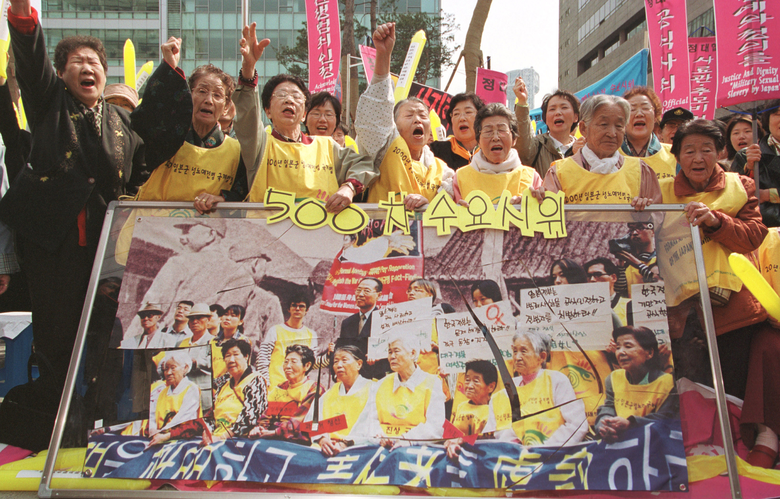 Japonia isi asuma "responsabilitatea profunda" pentru coreencele luate cu forta in bordeluri. Pactul istoric al guvernului