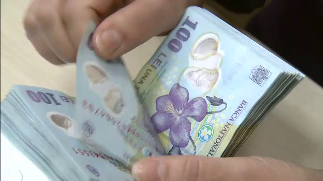 Cat castiga un angajat la Kaufland. Retailerul anunta majorarea salariului minim si o zi de concediu in plus