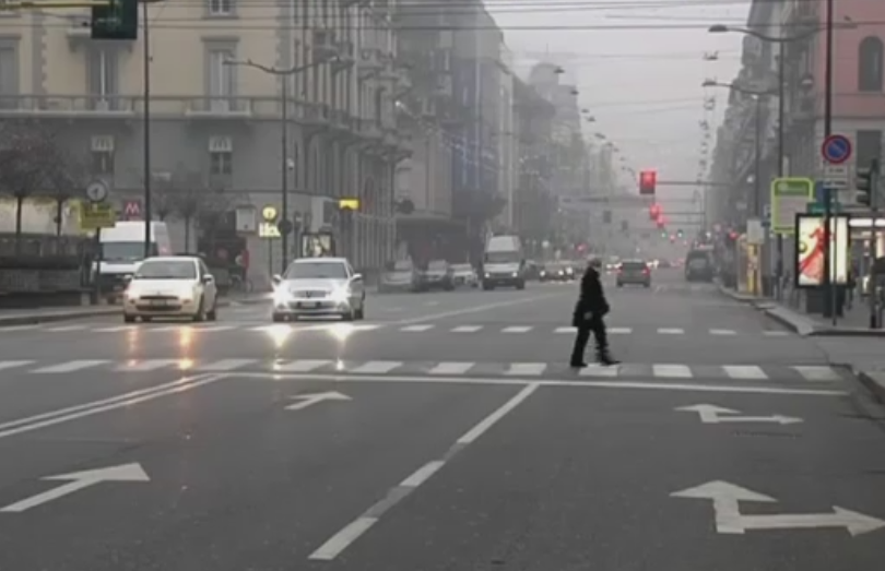 "Marile orase italiene s-au transformat in camere de gazare". Restrictiile de circulatie a autovehiculelor continua