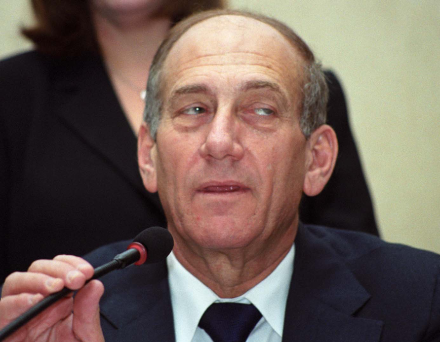 Fostul premier israelian Ehud Olmert, condamnat la 1 an si jumatate de inchisoare. Faptele grave de coruptie de care e acuzat