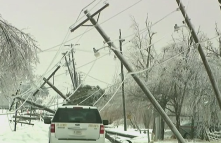 Iarna violenta in centrul SUA, cu ninsori, ploi inghetate si inundatii. 18 oameni au murit in statul Missouri