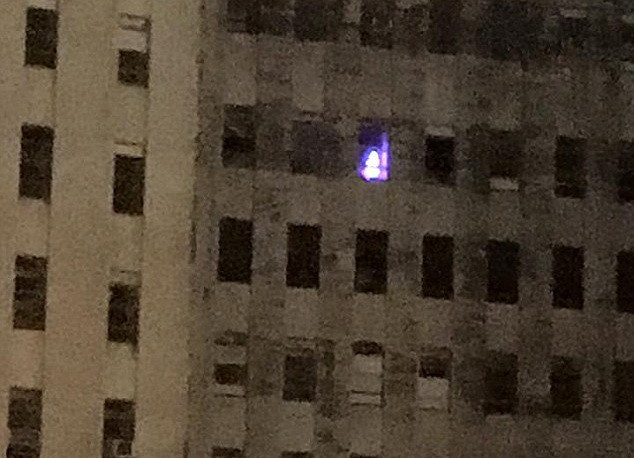 Au vazut o lumina la geamul unui spital abandonat de 10 ani, iar pozele au devenit virale. Ce au descoperit politistii apoi