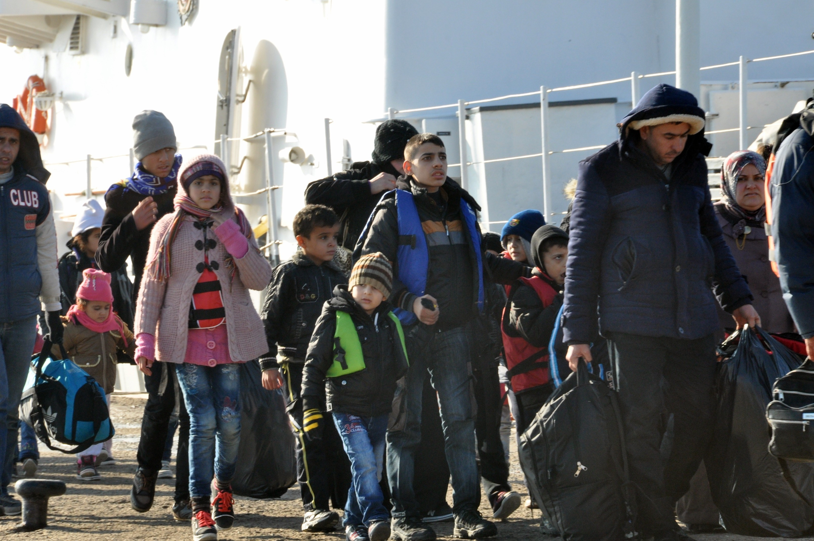 Peste un milion de migranti au sosit in Europa pe mare in 2015. Aproape 4.000 au murit in calatorii periculoase