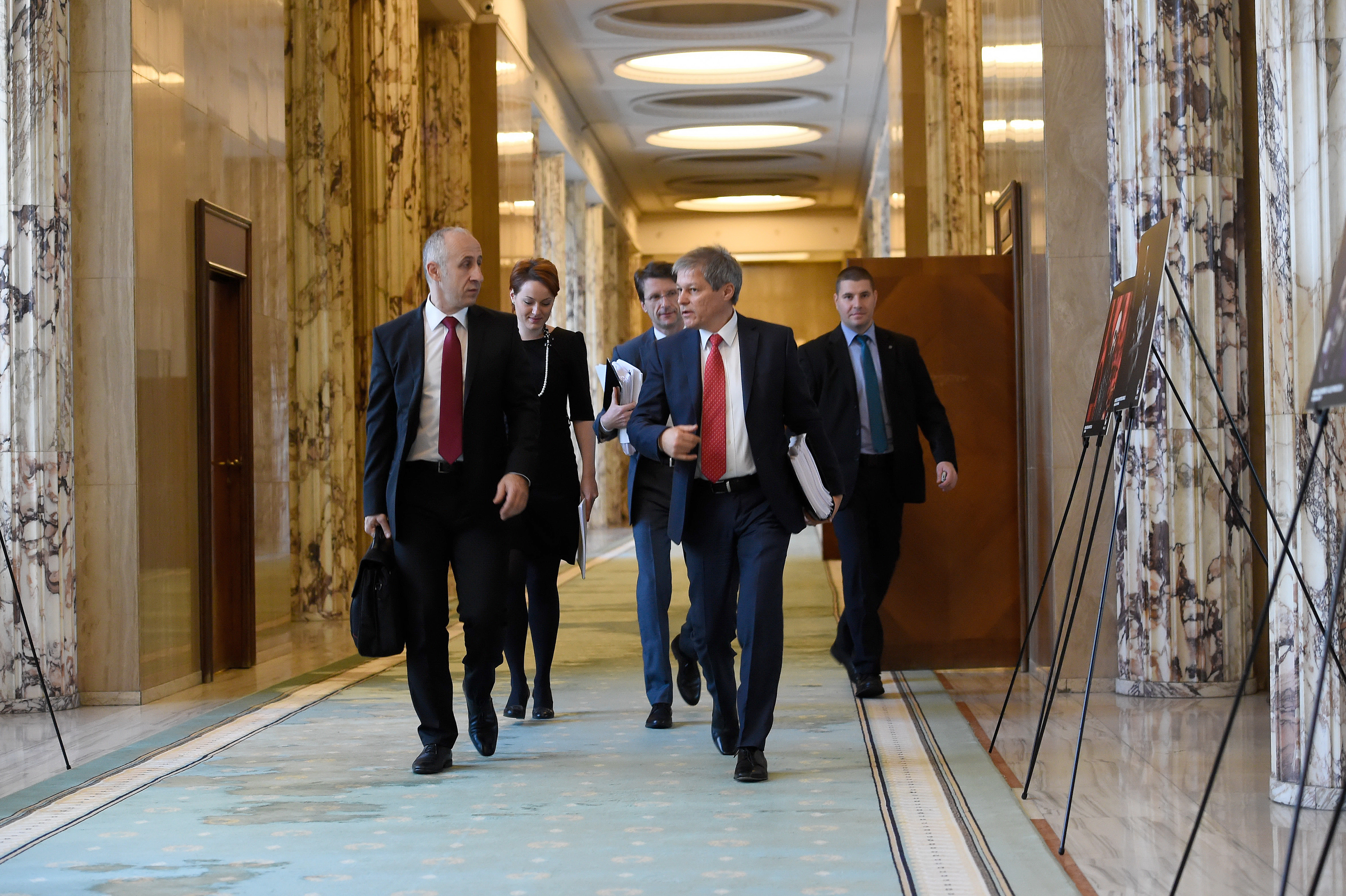 Dacian Ciolos, fotografii, Colectiv