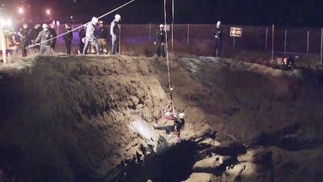 Moarte stupida in California din cauza telefonului mobil. Un tanar a cazut de pe o stanca incercand sa faca o fotografie