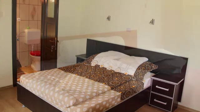 10 romani au vrut sa petreaca Revelionul in Predeal si au inchiriat o vila. Ce au aflat insa dupa ce au achitat avansul