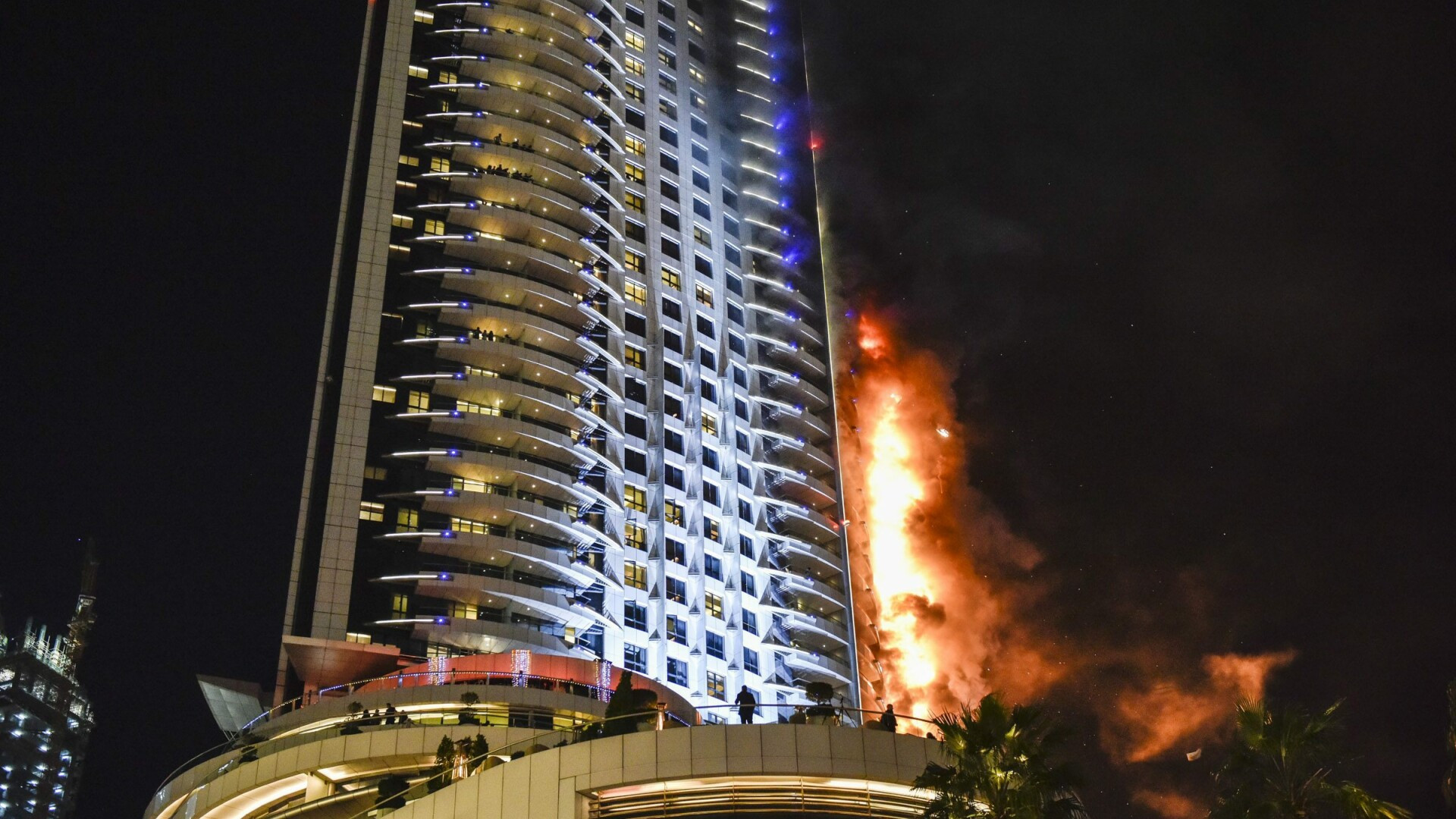 Gestul eroic facut de un barbat in incendiul din Dubai: cum si-a salvat mama imobilizata in scaun cu rotile